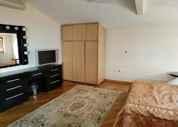 Villa Mia Suites